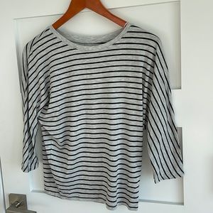 Tahari Ladies shirt size small. Black and gray 3/4 sleeve new